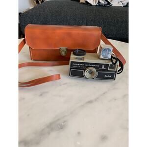 Vintage Kodak Hawkeye Instamatic II Camera & Case*UNTESTED